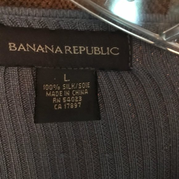Banana Republic Lightweight Sweater - Picture 5 of 5